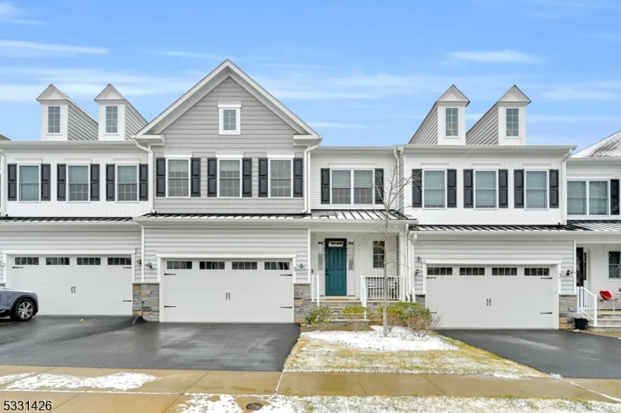 Jersey City/Hoboken Real Estate | View 5 Sequoia Dr | 3 Beds, 3 Baths