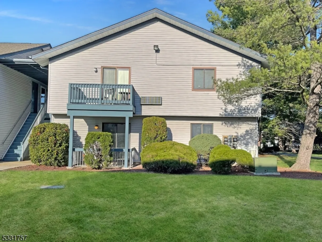 Central NJ/Bucks County, PA Real Estate | View 20 Delar Pkwy, 103 | 1 Bed