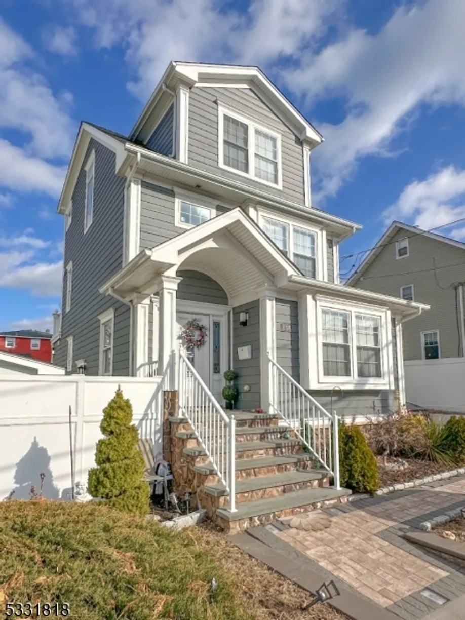 Jersey City/Hoboken Real Estate | View 118 Melrose Ave | Listing