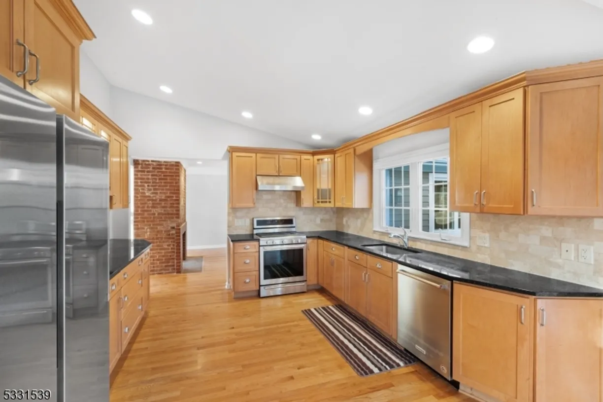 Jersey City/Hoboken Real Estate | View 171 Rockwood Rd | Listing