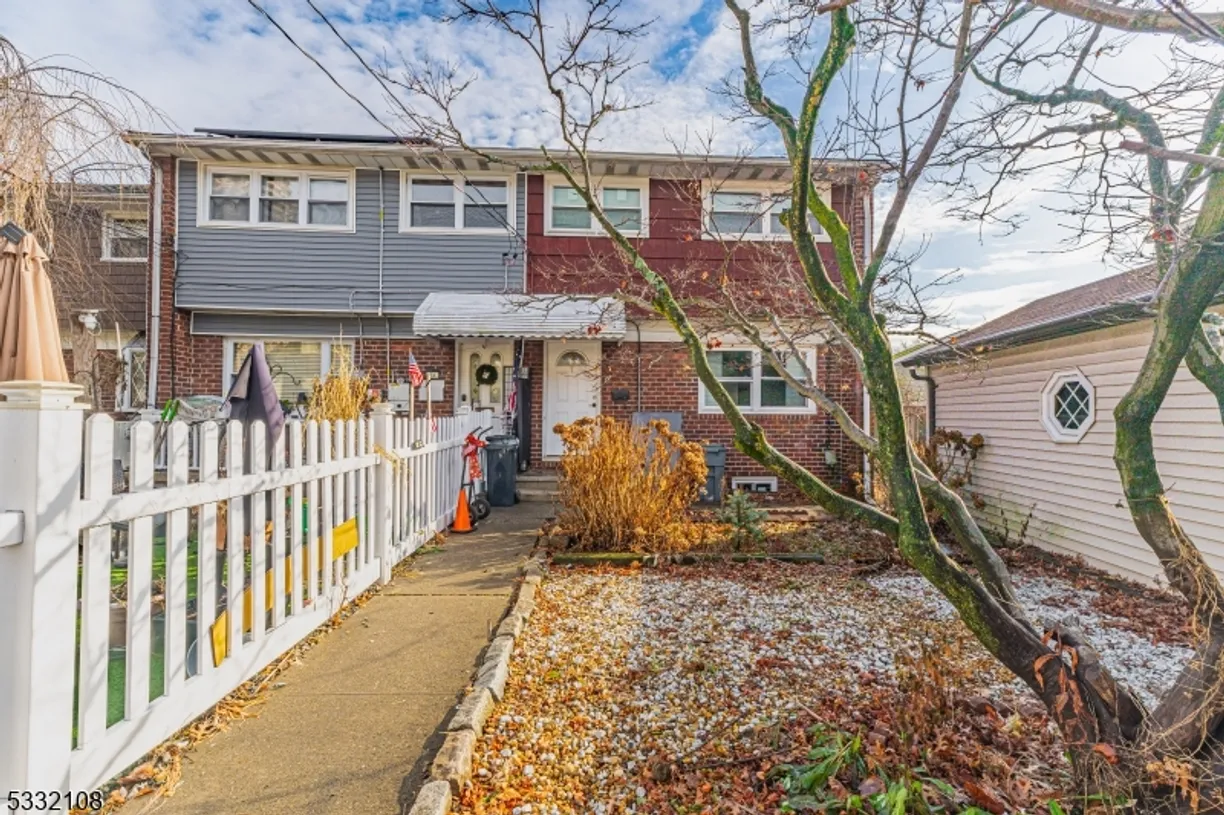 Jersey City/Hoboken Real Estate | View 7 Edgewater Pl | Listing