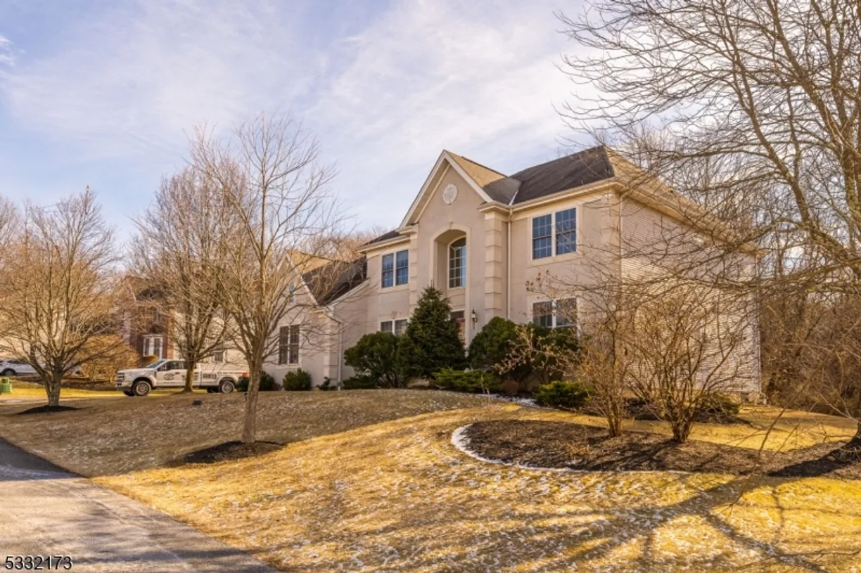 Central NJ/Bucks County, PA Real Estate | View 11 Shadow Hill Way | 5 Beds, 3 Baths