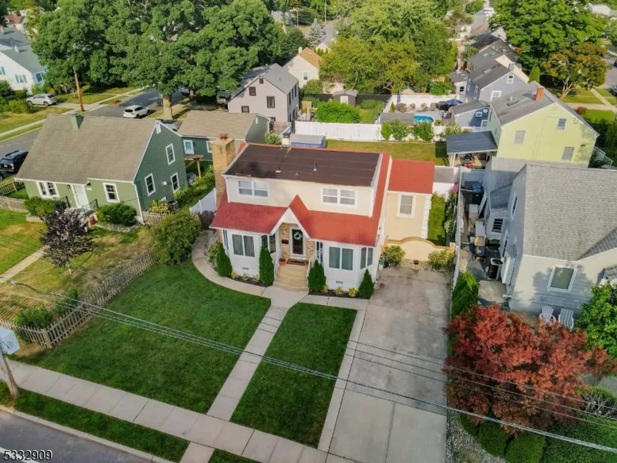 Jersey City/Hoboken Real Estate | View 1602 Logan Rd | 4 Beds, 2 Baths