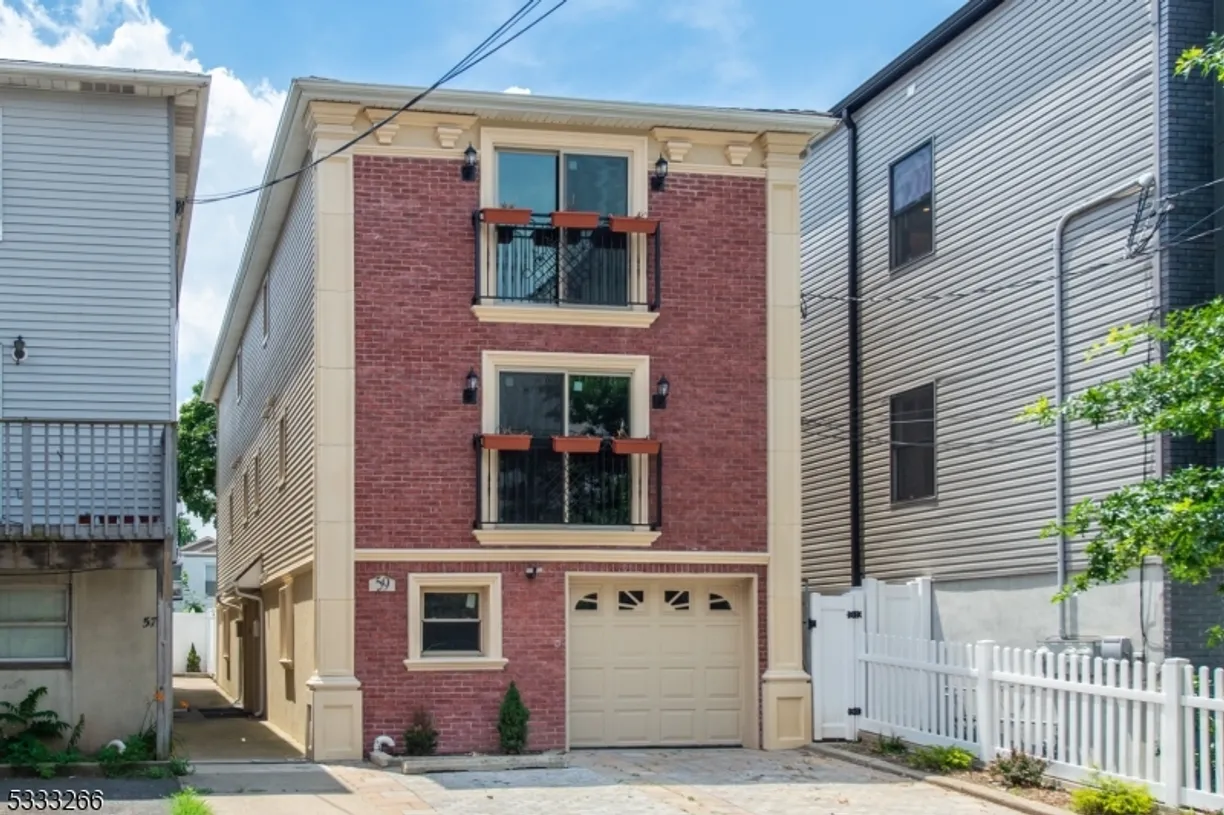 Jersey City/Hoboken Real Estate | View 59 Bleecker St, B | 3 Beds, 2 Baths