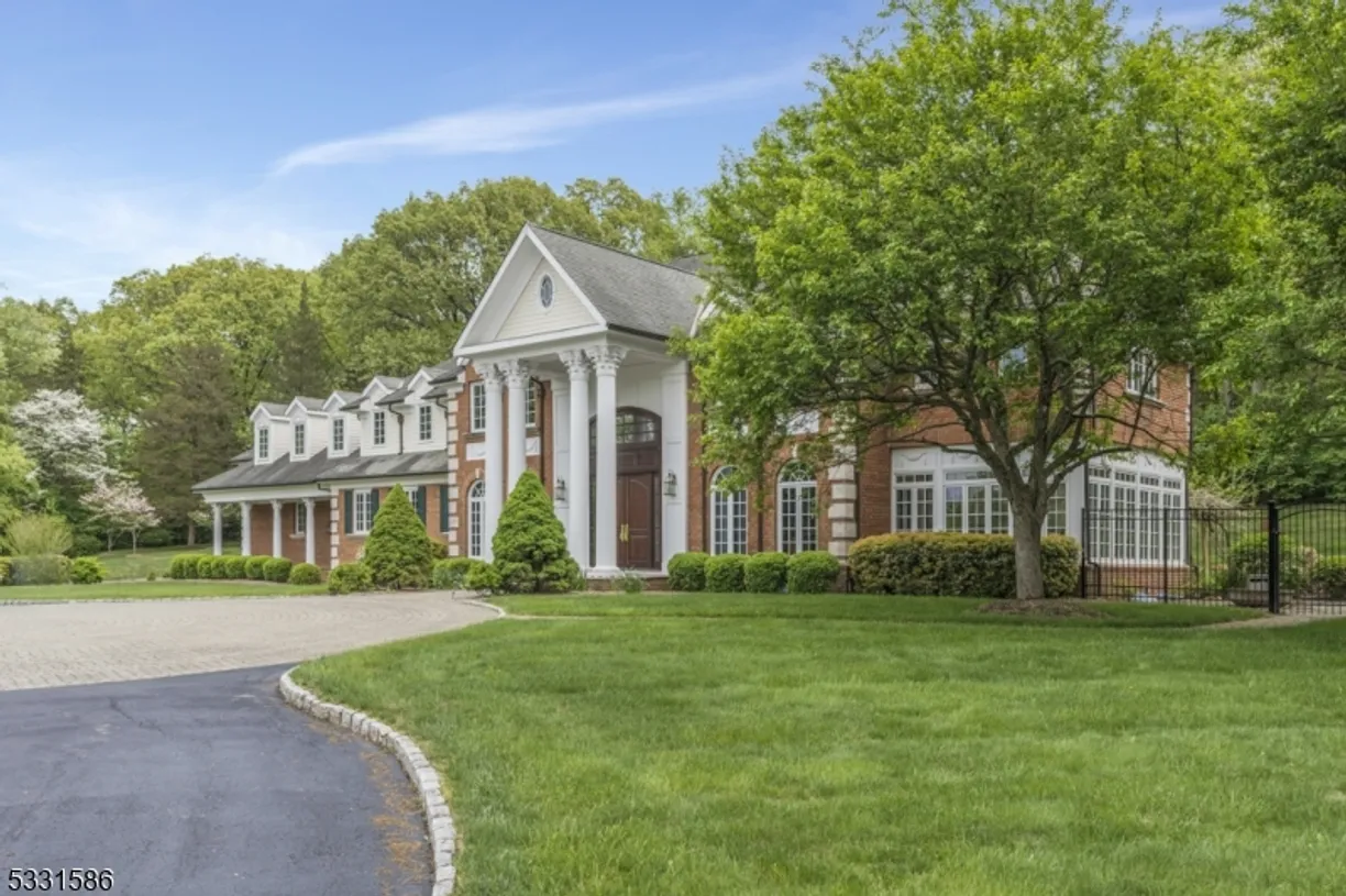 Jersey City/Hoboken Real Estate | View 6 Wright Ln | 5 Beds, 4 Baths