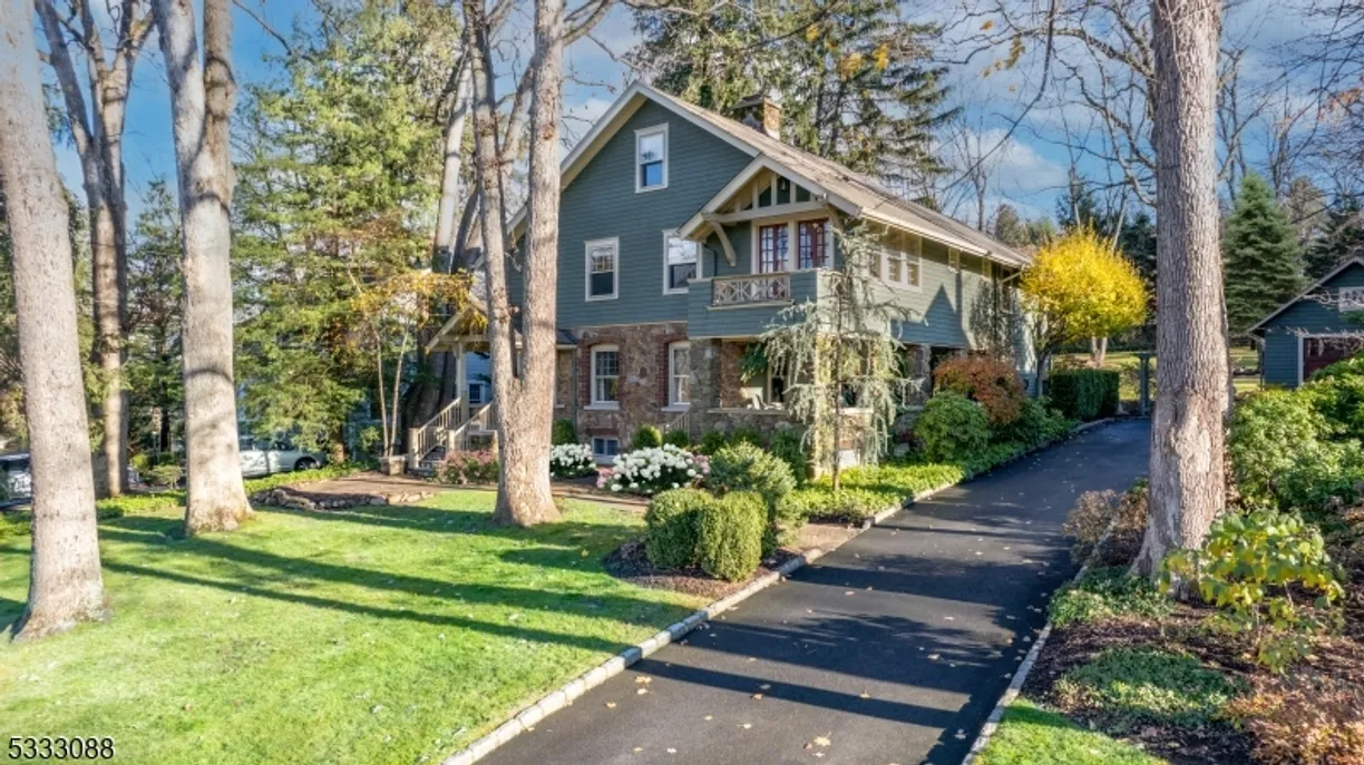 Jersey City/Hoboken Real Estate | View 135 Washington Ave | 6 Beds