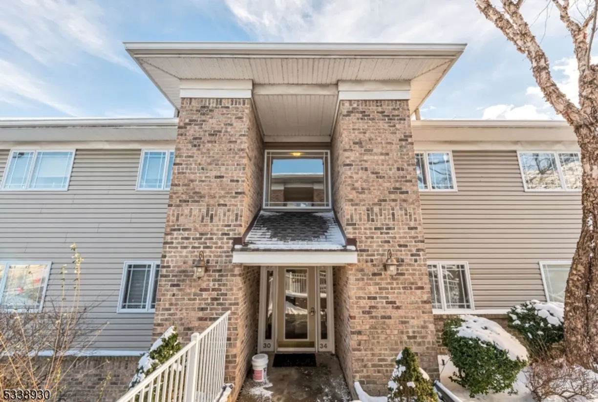 Bergen County Real Estate | View 32 Breckenridge Ter | 2 Beds