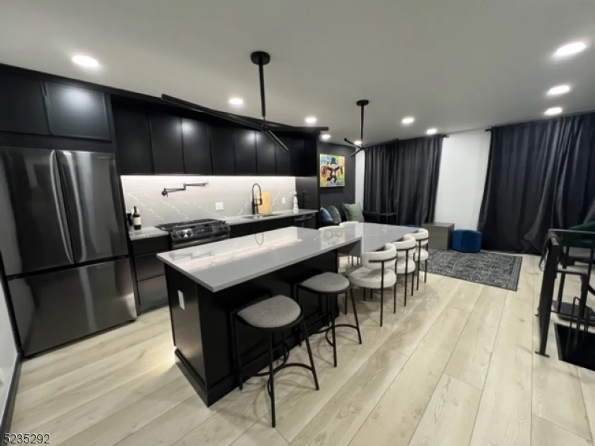 Jersey City/Hoboken Real Estate | View 20 Augusta Dr, 3 | Listing