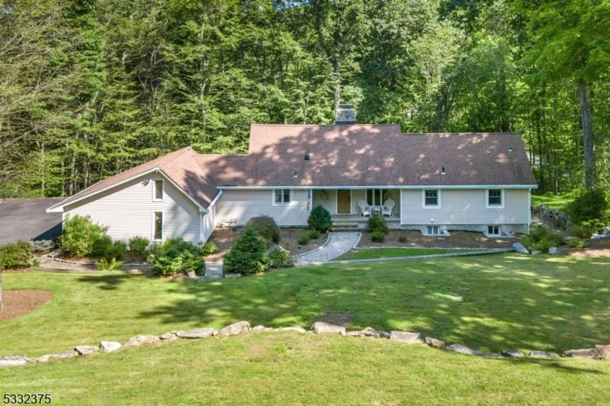 Jersey City/Hoboken Real Estate | View 4 Forest View Dr | 4 Beds