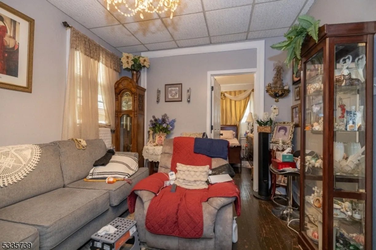 Jersey City/Hoboken Real Estate | View 315 Pearsall Ave | Listing