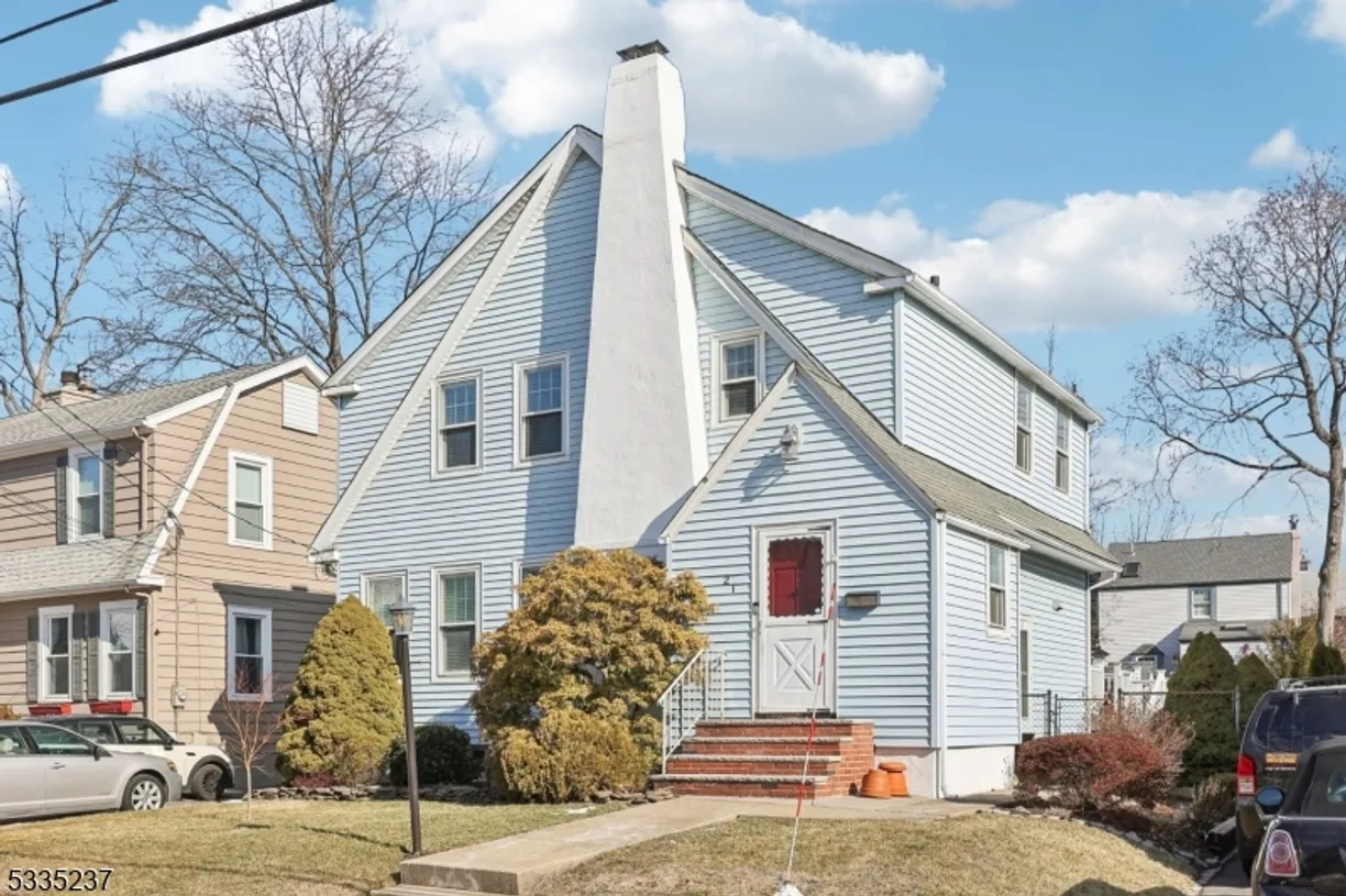 Jersey City/Hoboken Real Estate | View 21 Norwood Ter | 3 Beds