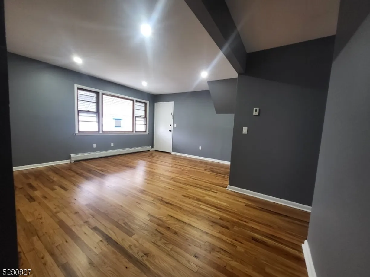 Jersey City/Hoboken Real Estate | View 16 Willard Pl, 1 | Listing