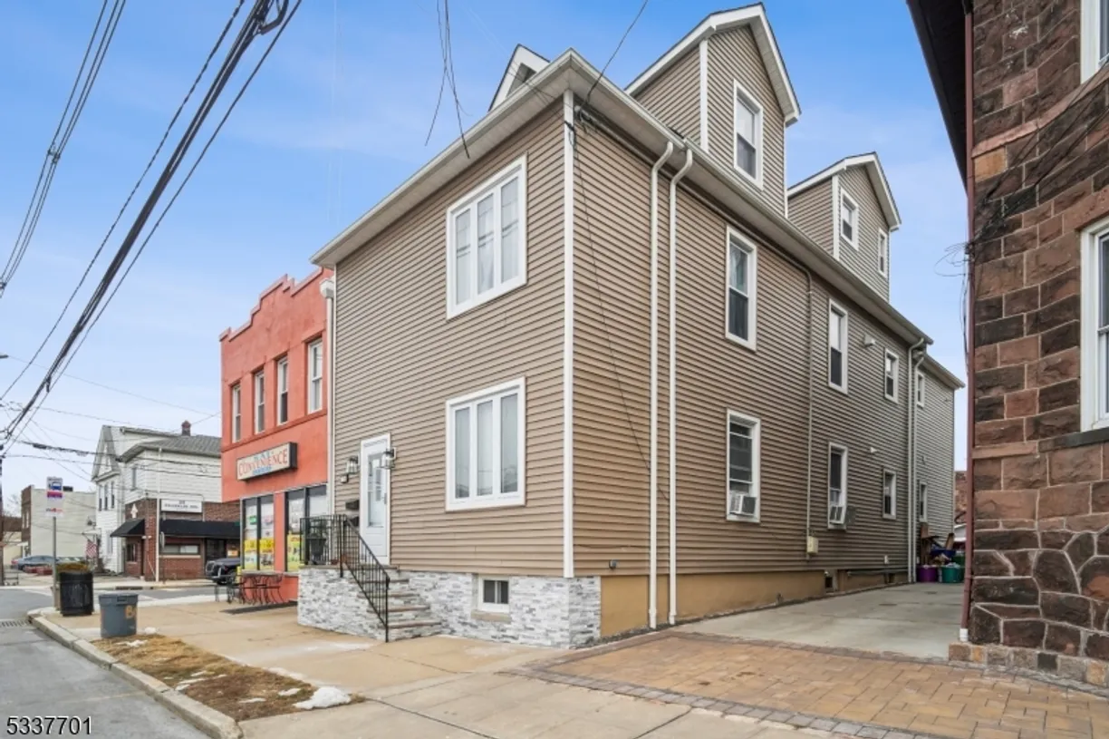 Jersey City/Hoboken Real Estate | View 16 Franklin Ave | Listing