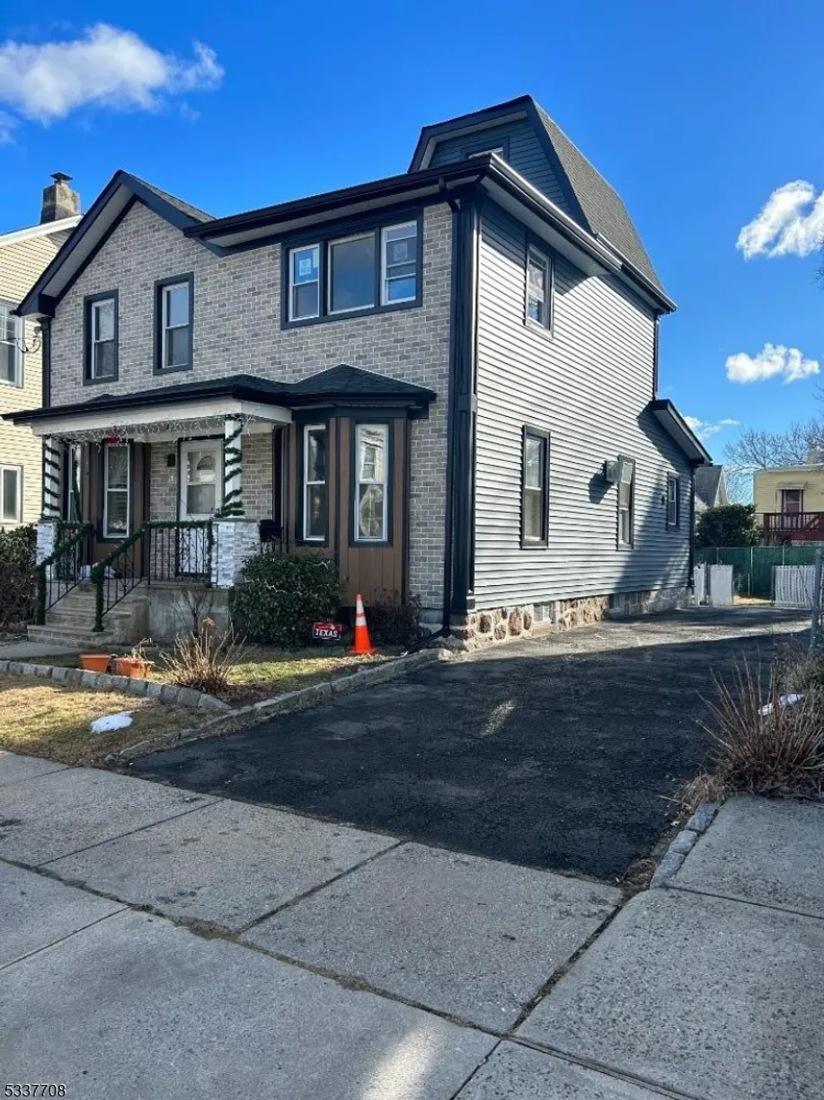 Jersey City/Hoboken Real Estate | View 18 Argyle Pl | Listing