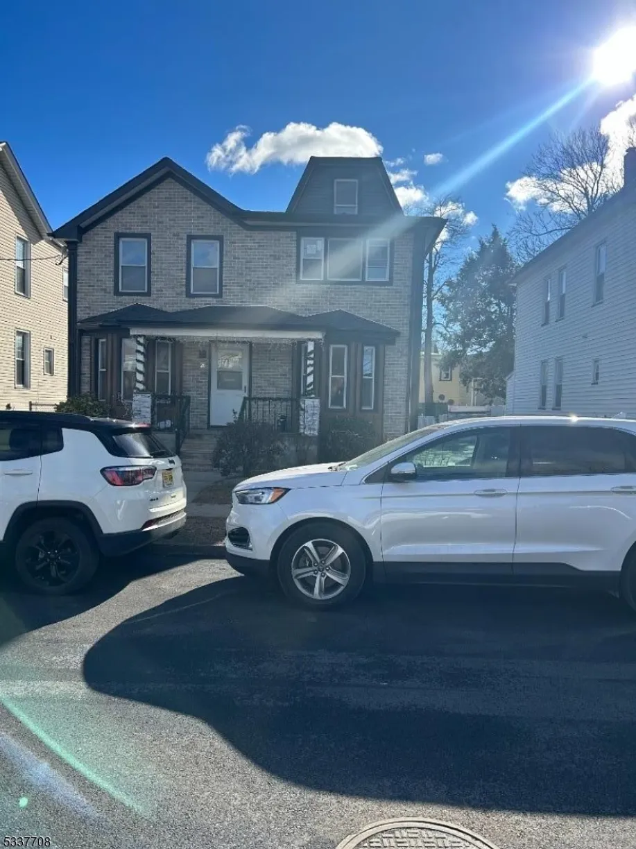 Jersey City/Hoboken Real Estate | View 18 Argyle Pl | 2 Baths