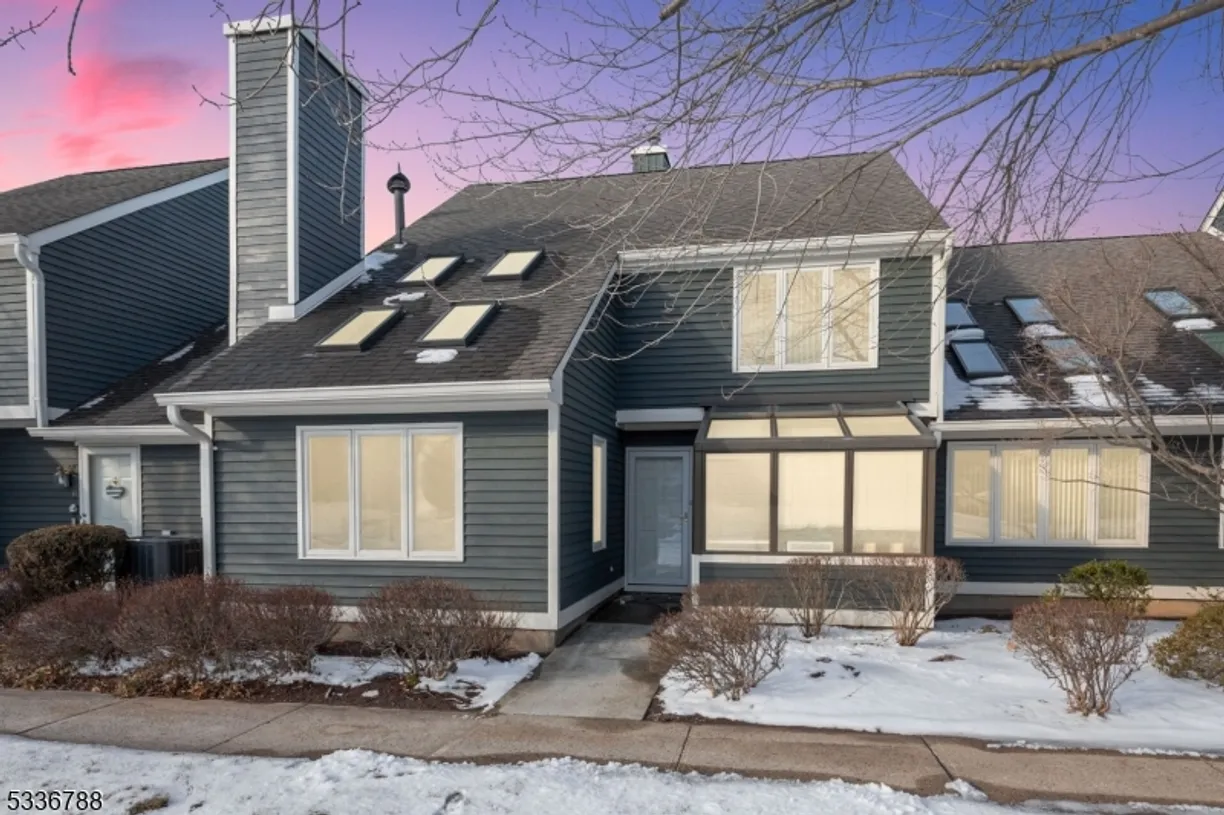 Jersey City/Hoboken Real Estate | View 5 Village Dr | 3 Beds