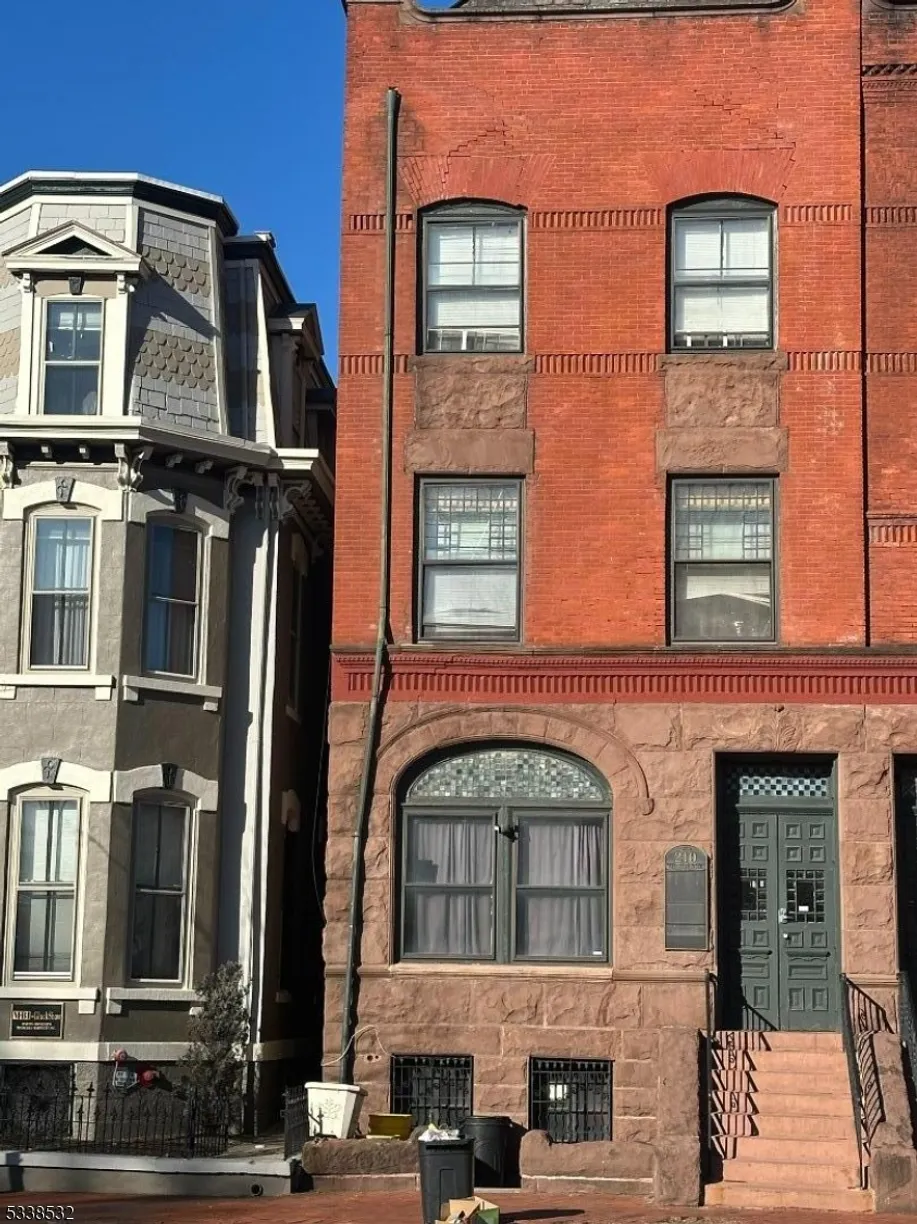 Central NJ/Bucks County, PA Real Estate | View 210 W State St | 4 Baths