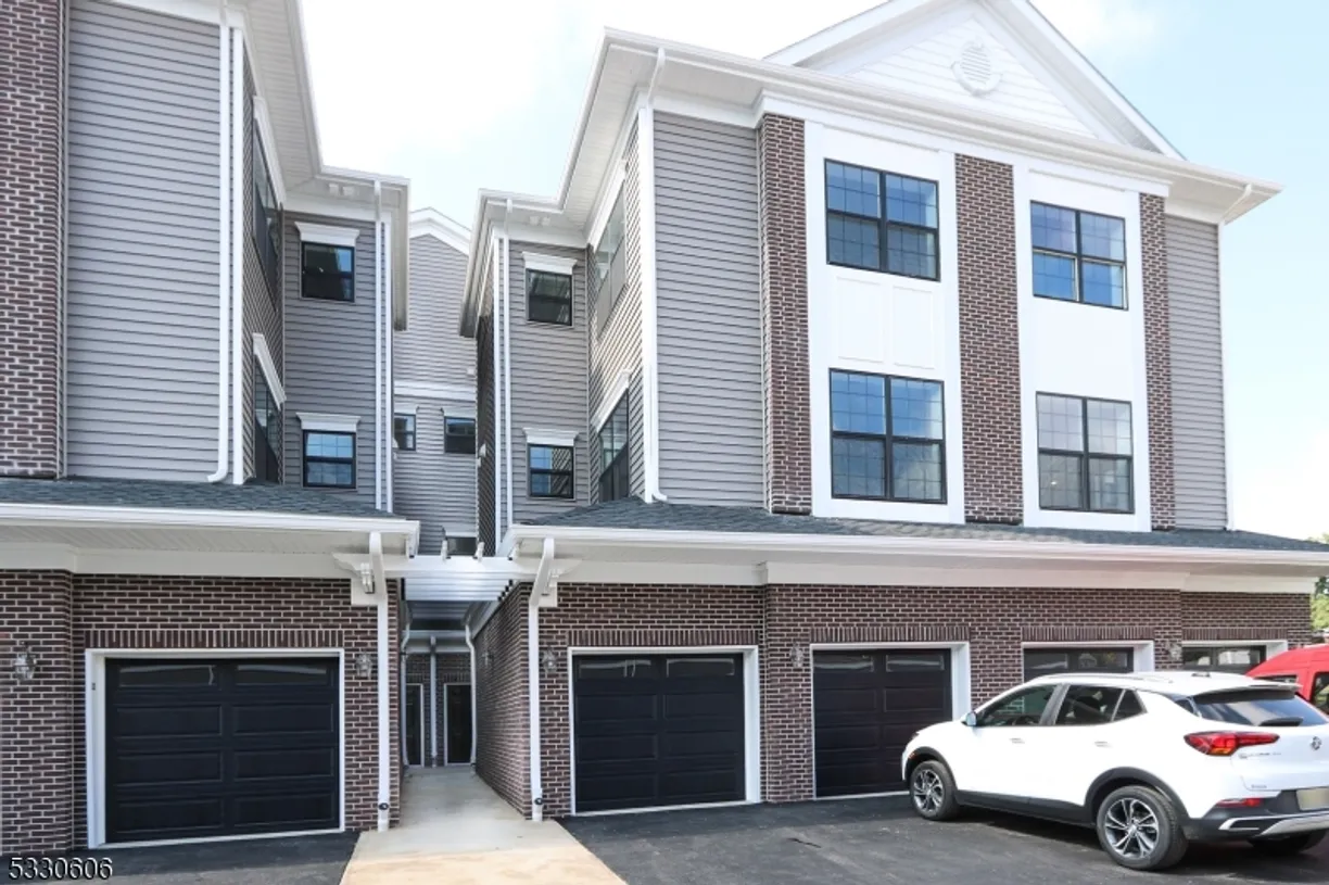 Jersey City/Hoboken Real Estate | View 8 Harvest Way | Listing