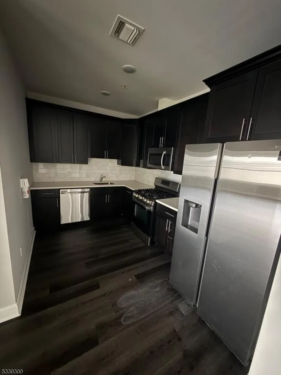 Jersey City/Hoboken Real Estate | View 941 Main St, 2D | Listing