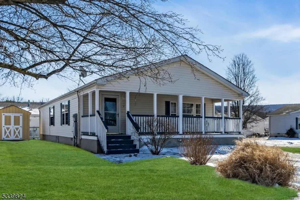 Central NJ/Bucks County, PA Real Estate | View 11 Peachtree Drive | 2 Beds