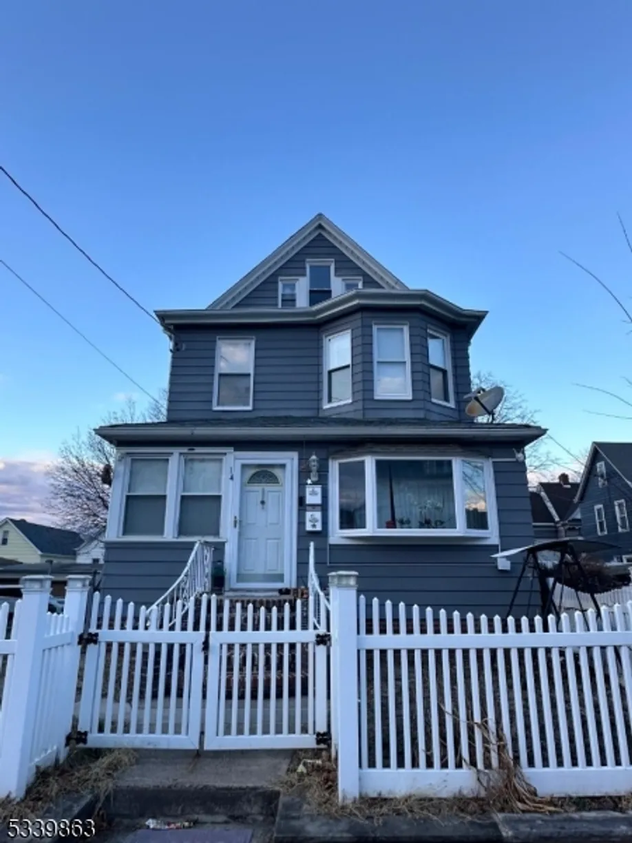 Jersey City/Hoboken Real Estate | View 14 Yereance Ave | 4 Beds, 2 Baths