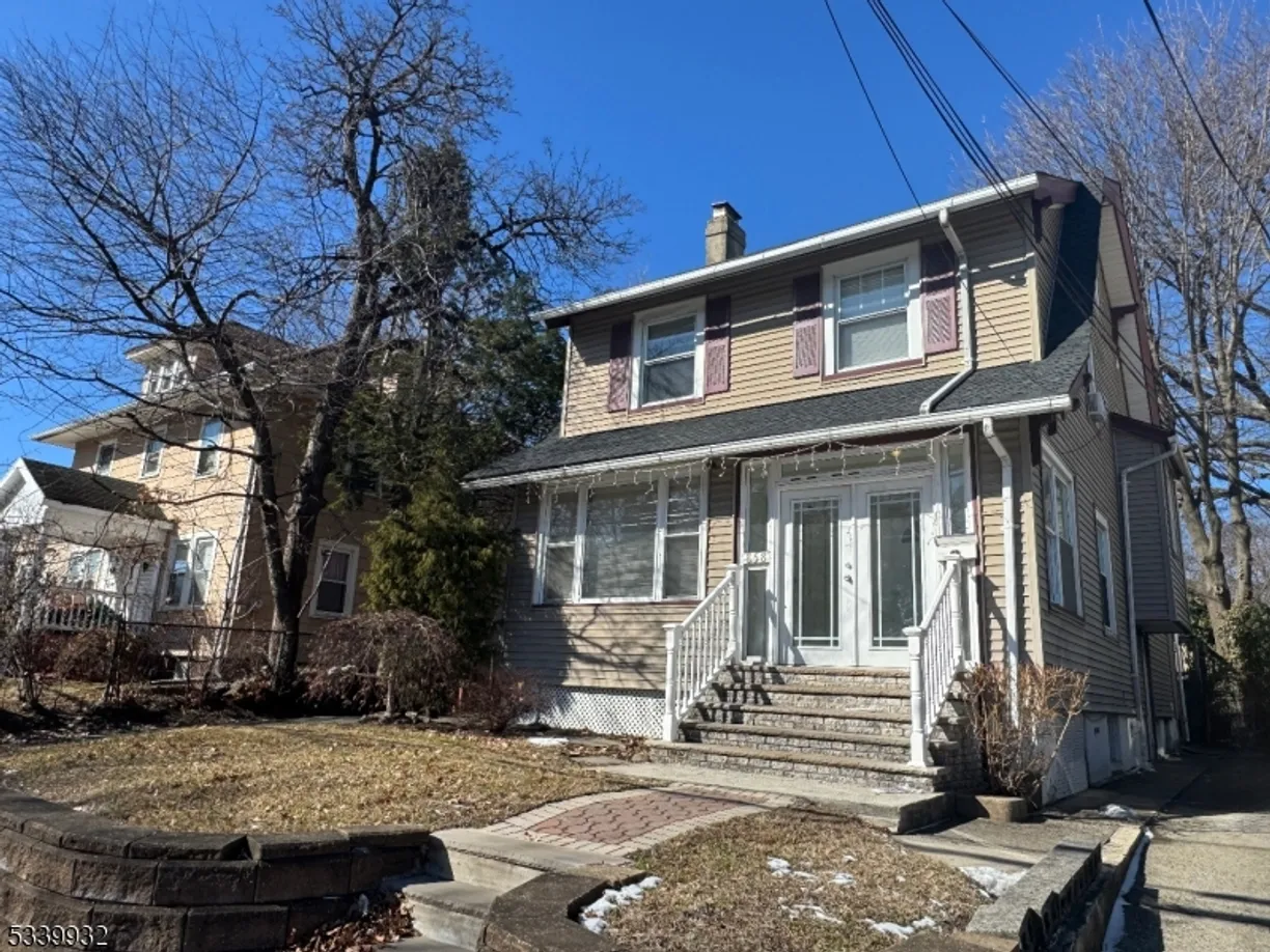 Rockland/Orange/NJ Real Estate | View 856 Degraw Ave | 3 Beds
