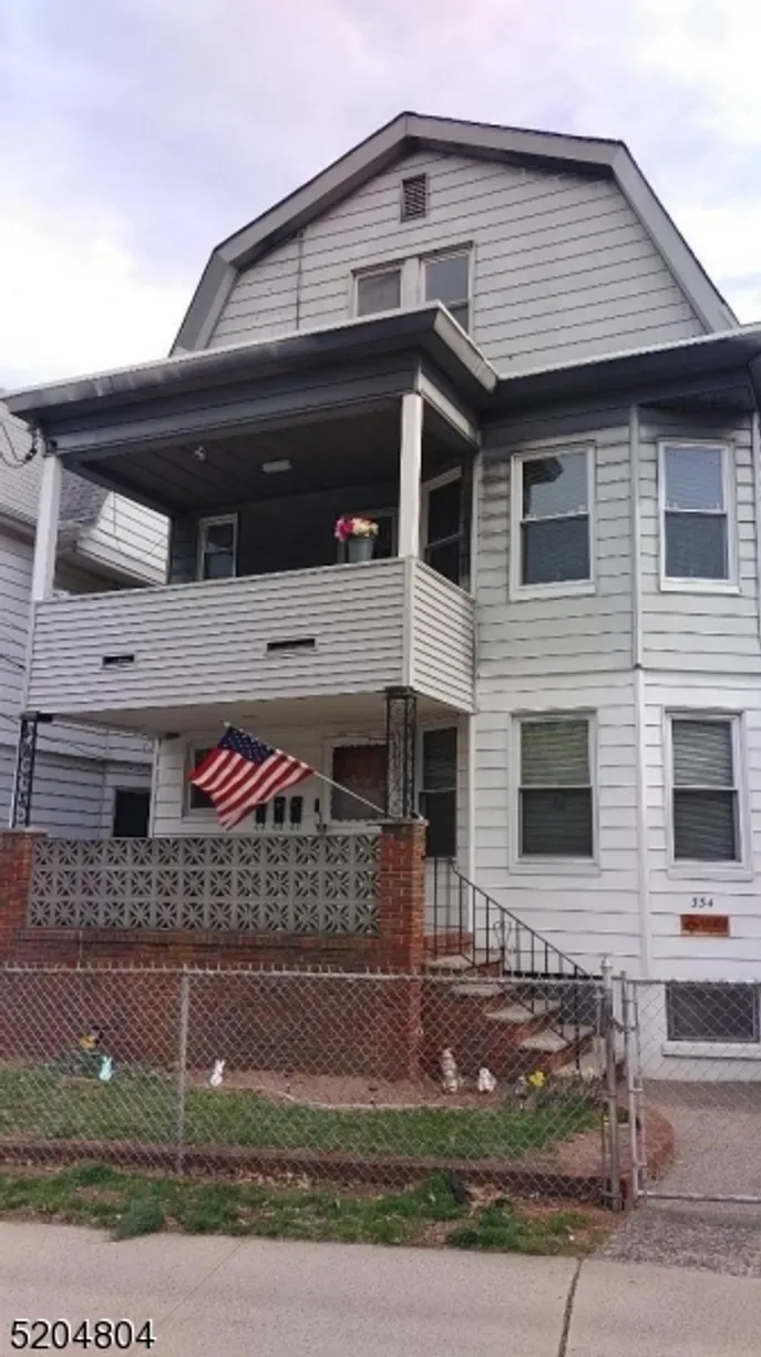 Bergen County Real Estate | View 334 N 8th St, 3 | 2 Beds, 1 Bath