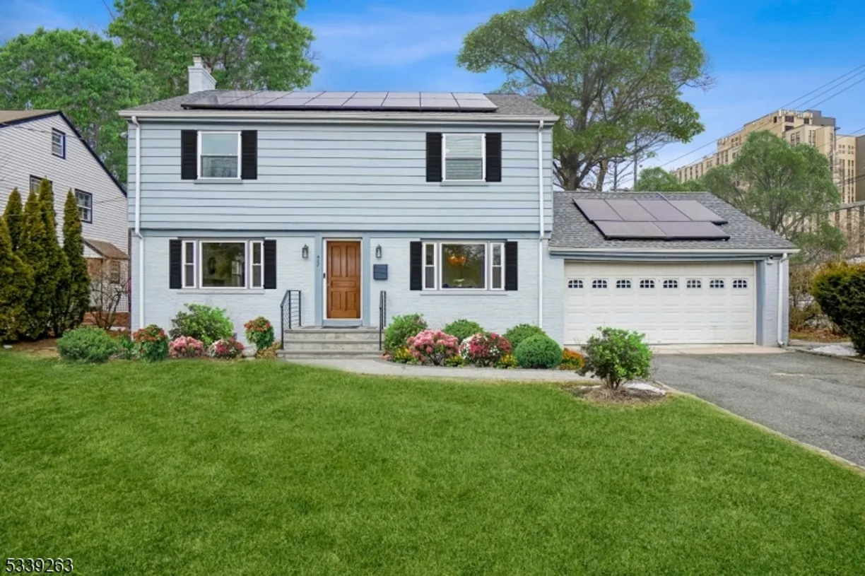 Jersey City/Hoboken Real Estate | View 407 Stirling Ave | 3 Beds