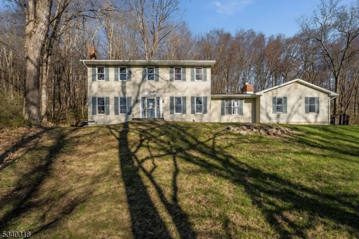 Central NJ/Bucks County, PA Real Estate | View 22 Tamarack Rd | 3 Beds, 2 Baths