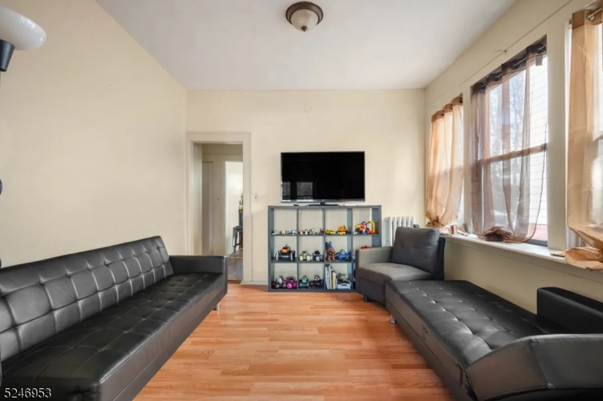 Rockland/Orange/NJ Real Estate | View 196 Oxford St | 2 Baths