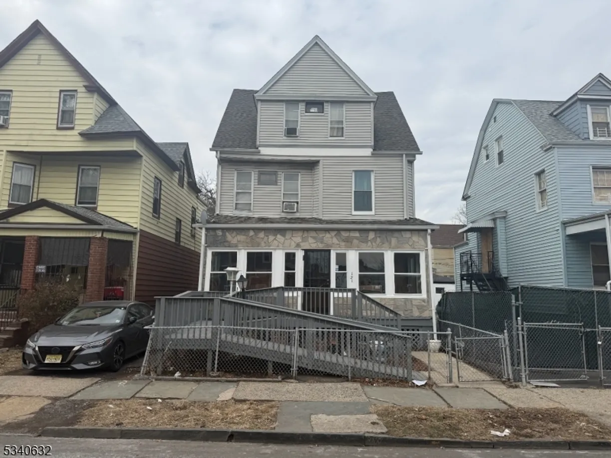 Jersey City/Hoboken Real Estate | View 131 N 19th St | 5 Beds, 2 Baths