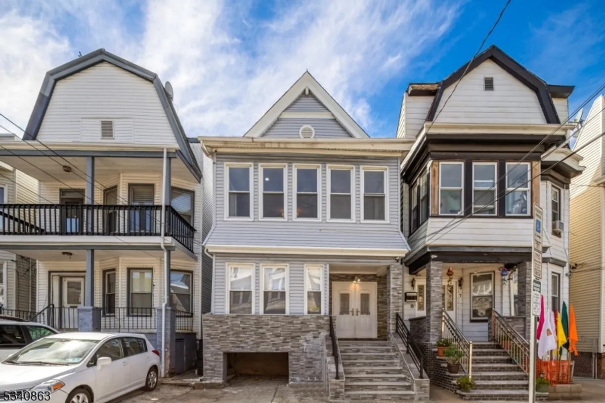 Jersey City/Hoboken Real Estate | View 5 Apollo St | 5 Baths