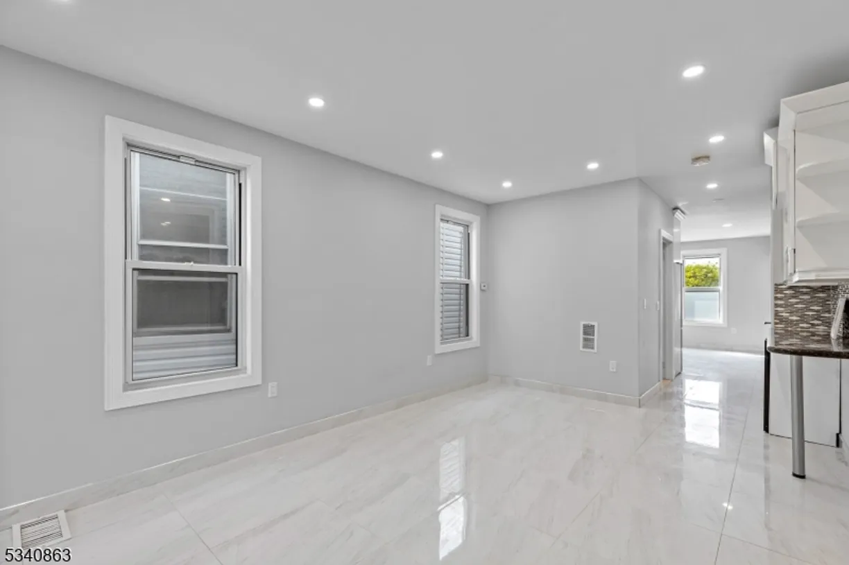 Jersey City/Hoboken Real Estate | View 5 Apollo St | Listing