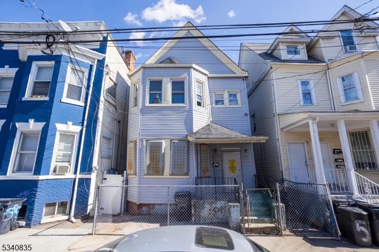 Rockland/Orange/NJ Real Estate | View 53 N 6th St | 5 Beds, 2 Baths