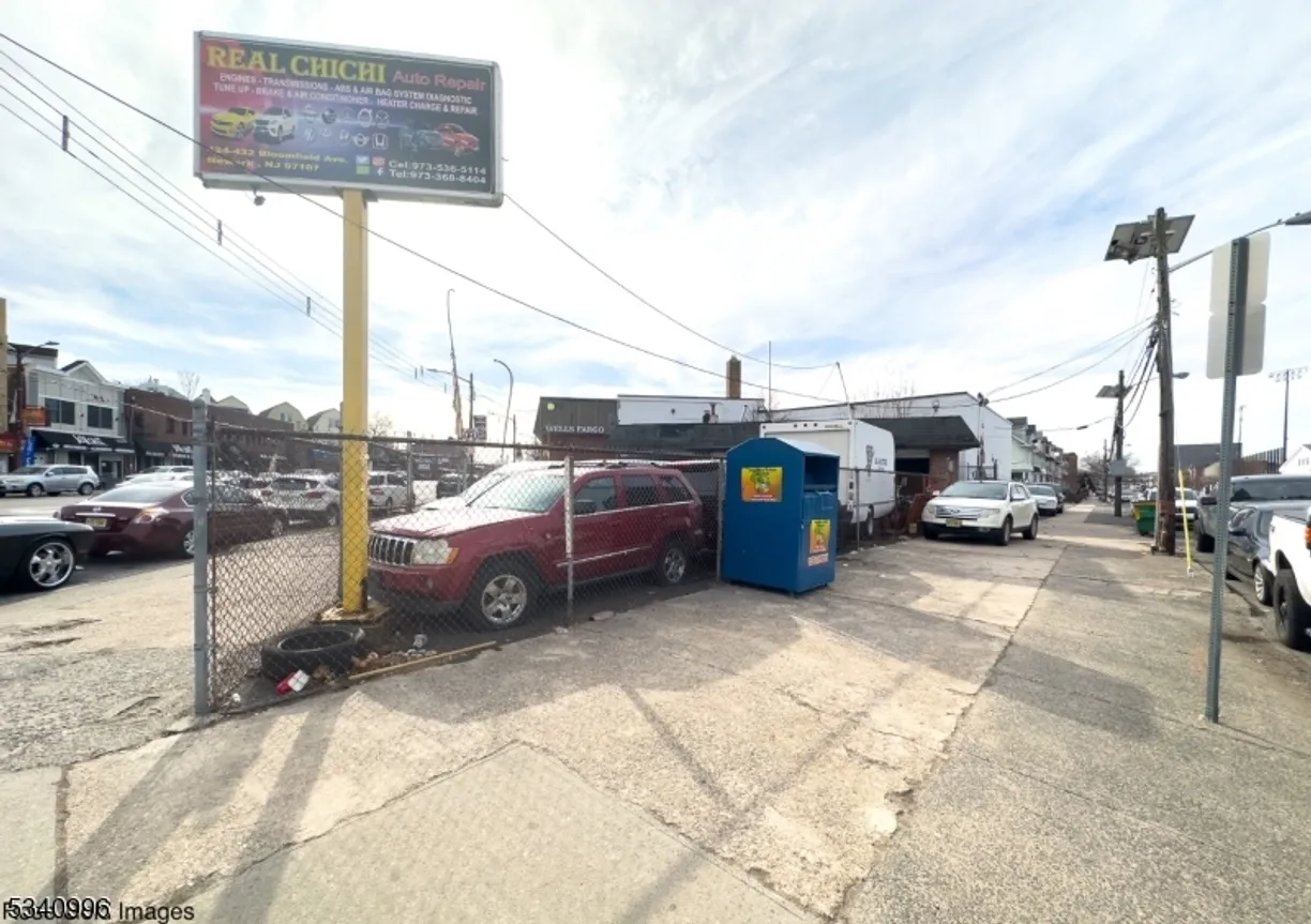 Jersey City/Hoboken Real Estate | View 424 Bloomfield Ave | Listing