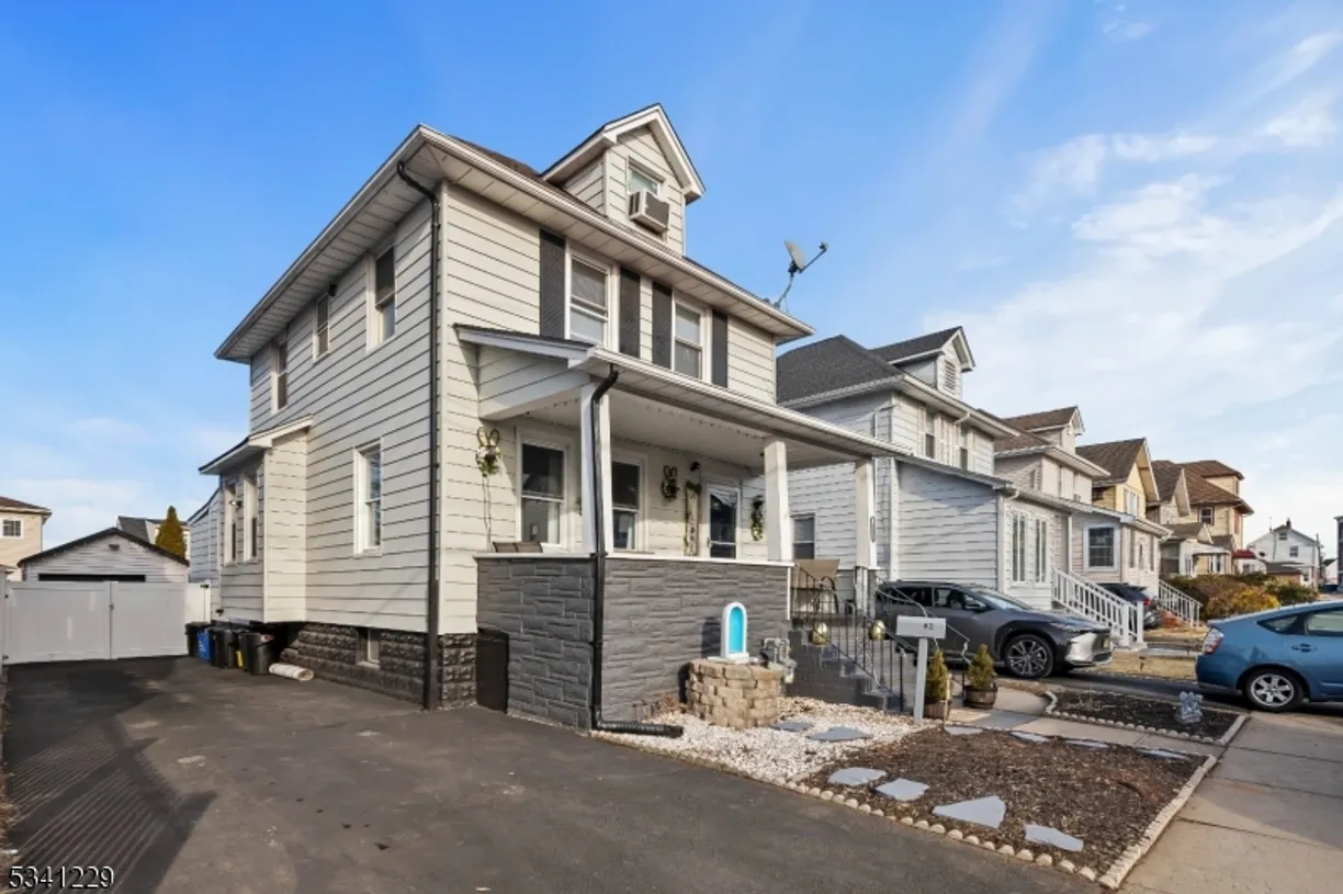 Jersey City/Hoboken Real Estate | View 82 Lincoln Ave