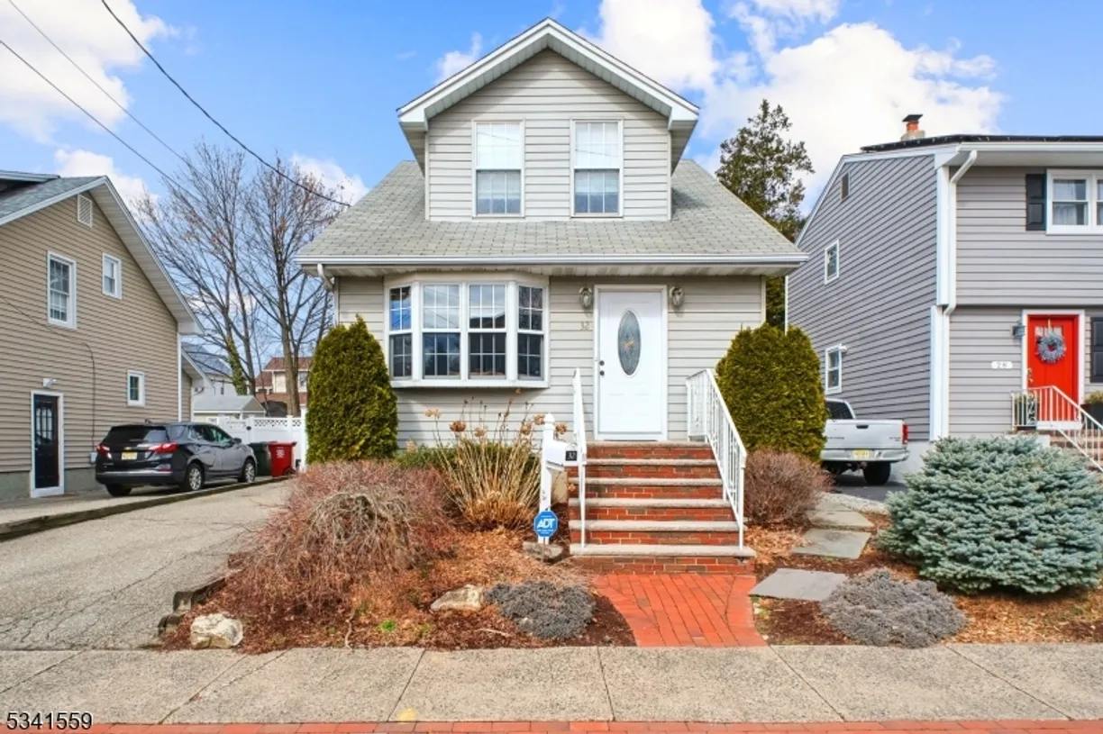 Jersey City/Hoboken Real Estate | View 32 Cleveland Ave | 3 Beds