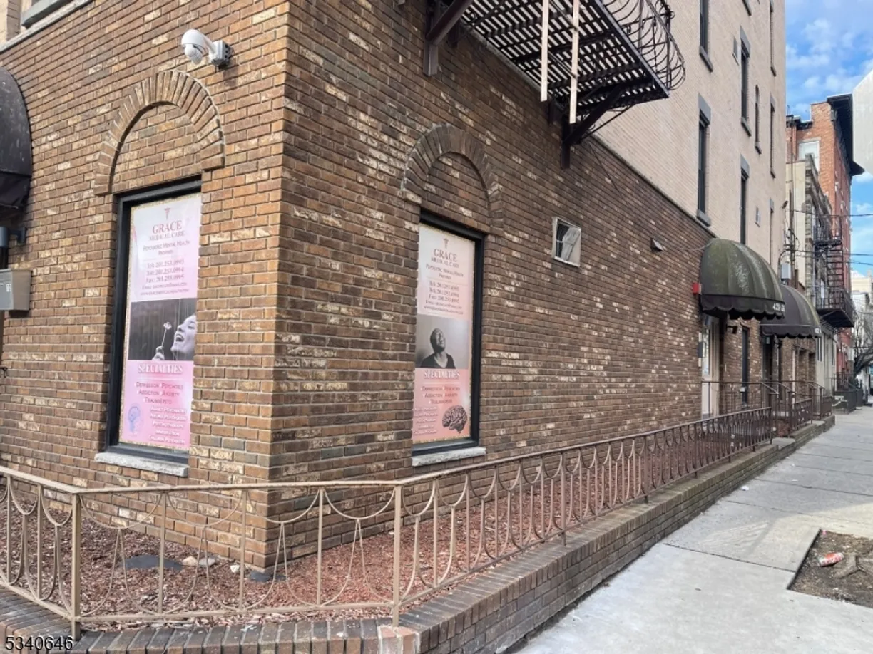 Jersey City/Hoboken Real Estate | View 422 Grand St | Listing