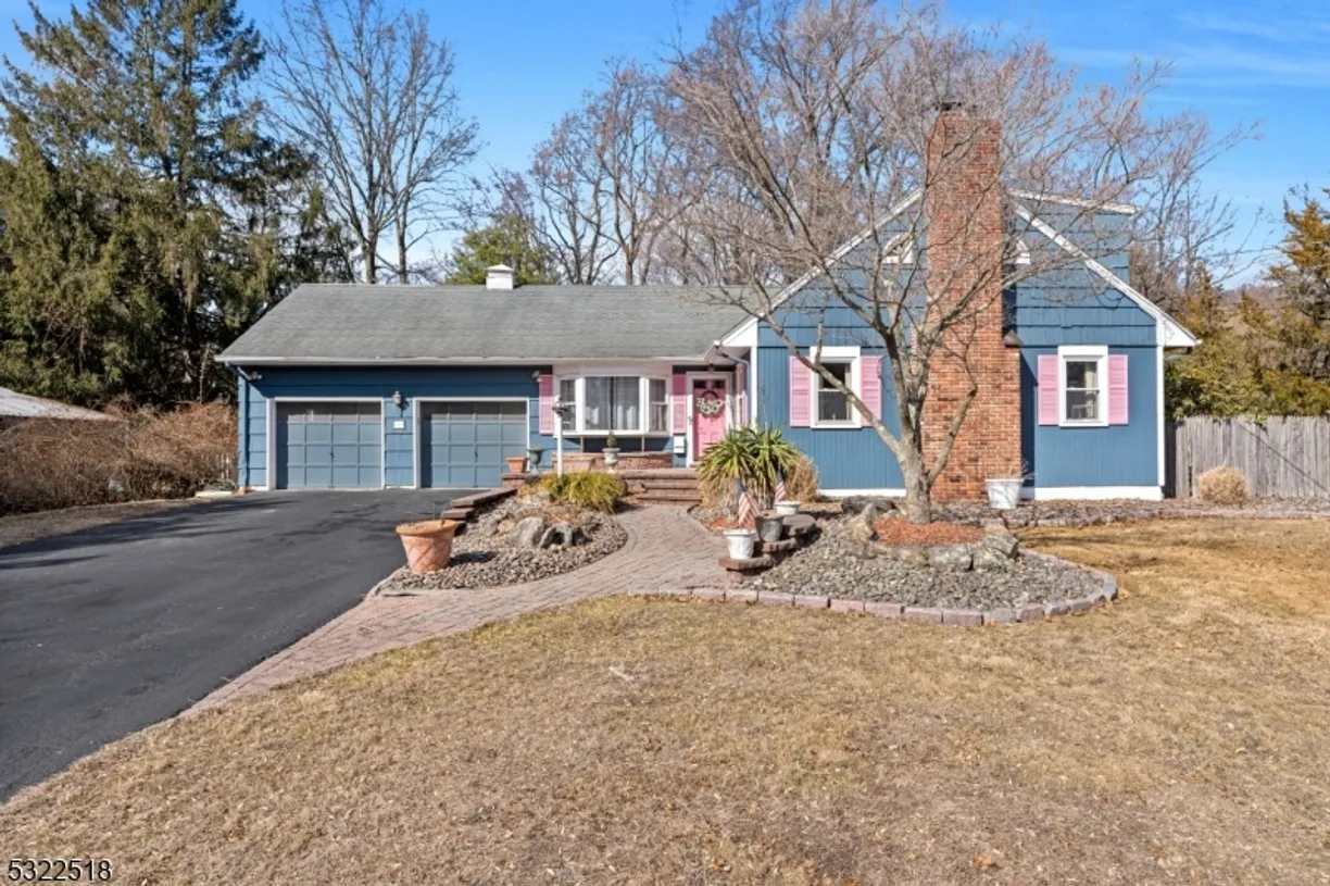 Central NJ/Bucks County, PA Real Estate | View 609 Encampment Dr | 4 Beds
