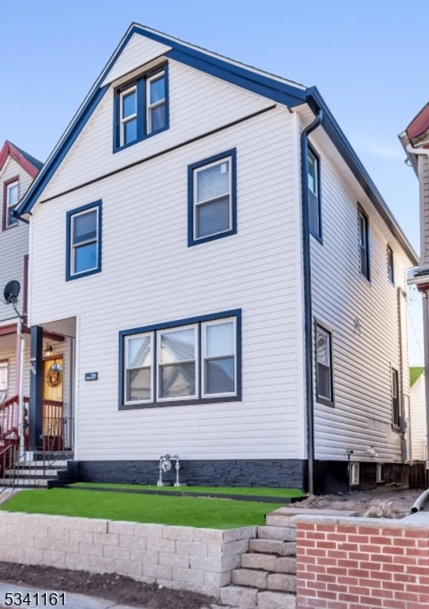 Rockland/Orange/NJ Real Estate | View 109 Bedford St | 3 Beds, 2 Baths