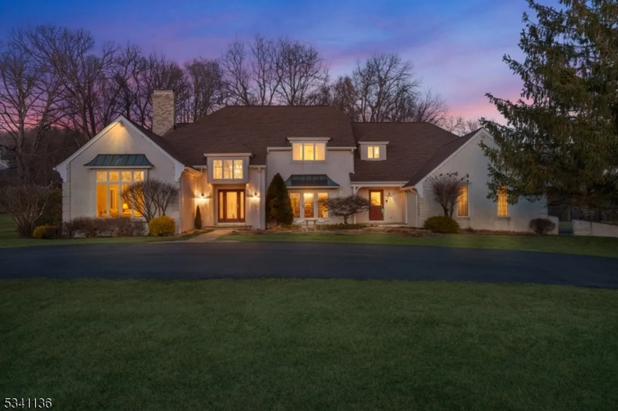 Jersey City/Hoboken Real Estate | View 17 Beacon Hill Dr | 5 Beds