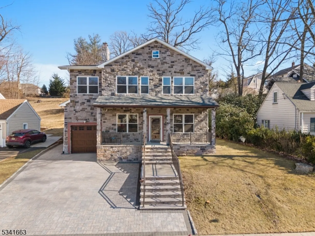 Jersey City/Hoboken Real Estate | View 452 Bloomfield Ave | 3 Beds