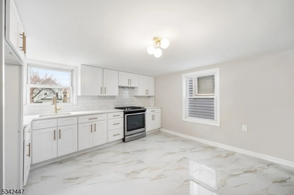 Rockland/Orange/NJ Real Estate | View 526 Jackson Ave | Listing
