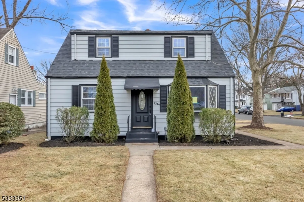 Jersey City/Hoboken Real Estate | View 1744 Mountain Ave | 3 Beds