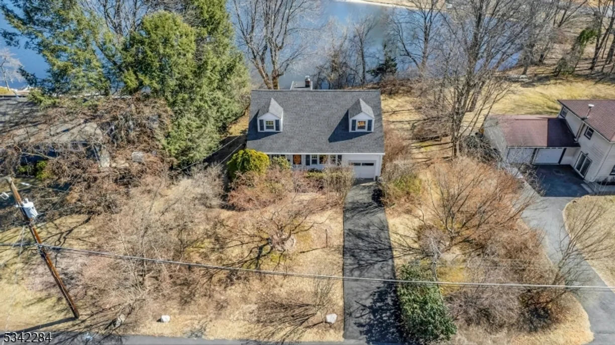 Bergen County Real Estate | View 5 Lake View Ave | 4 Beds