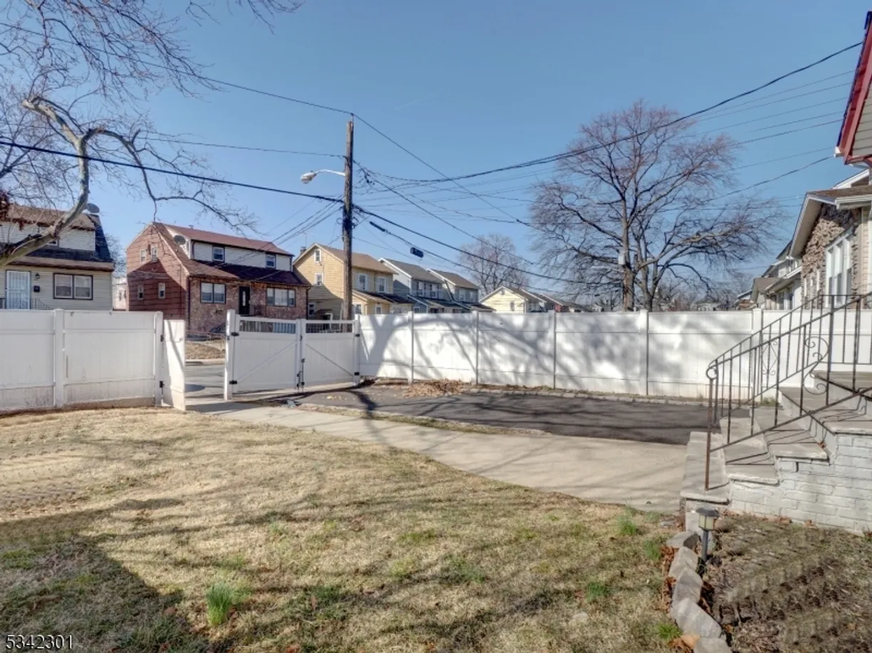 Rockland/Orange/NJ Real Estate | View 33 Vailsburg Ter, 2 | Listing