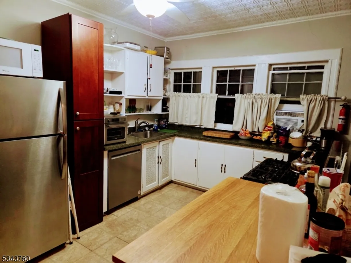 Jersey City/Hoboken Real Estate | View 8 Highland Pl, 2L | Listing