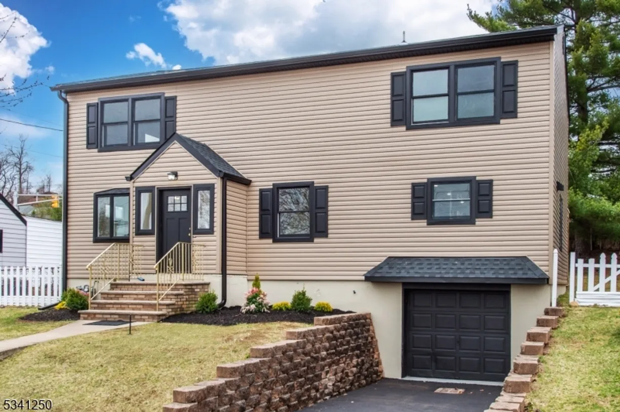 Jersey City/Hoboken Real Estate | View 128 Long Hill Dr | 3 Beds