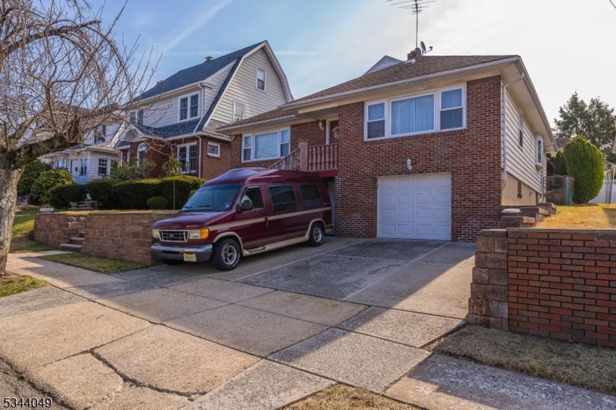 Jersey City/Hoboken Real Estate | View 10 Pleasant Pl | 4 Beds, 3 Baths