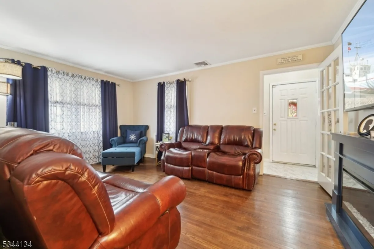Jersey City/Hoboken Real Estate | View 104 Wyckoff Ave | Listing